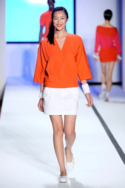 Look 25